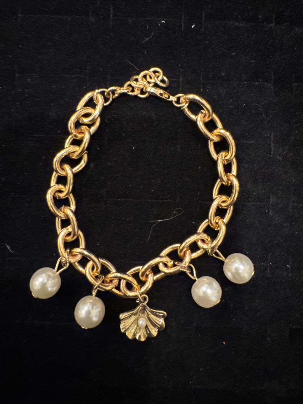 Gold Tone Chunky Chain Faux Pearl Seashell Charm Bracelet Coastal Jewelry